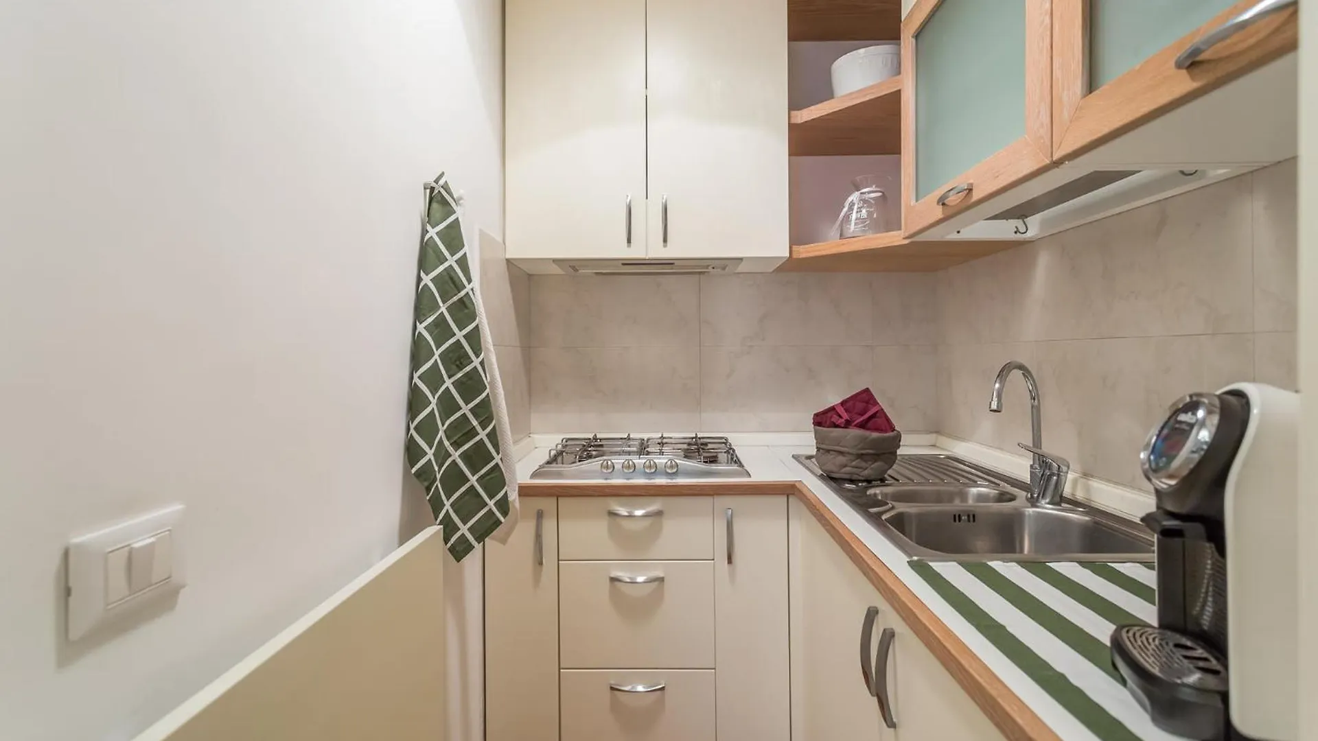 Colosseo Exclusive Elegant Apartment Rome Italy