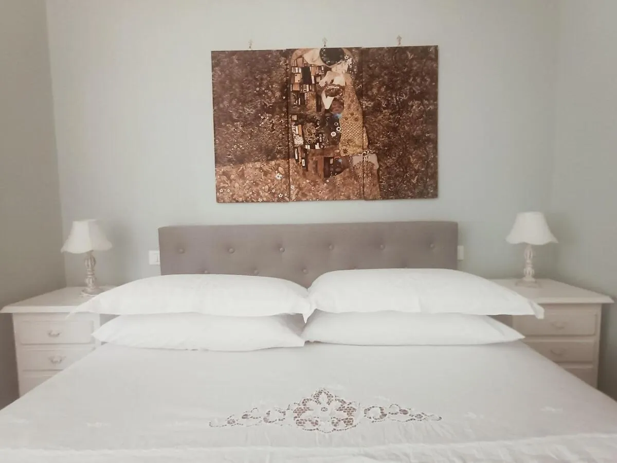 Colosseo Exclusive Elegant Apartment Rome