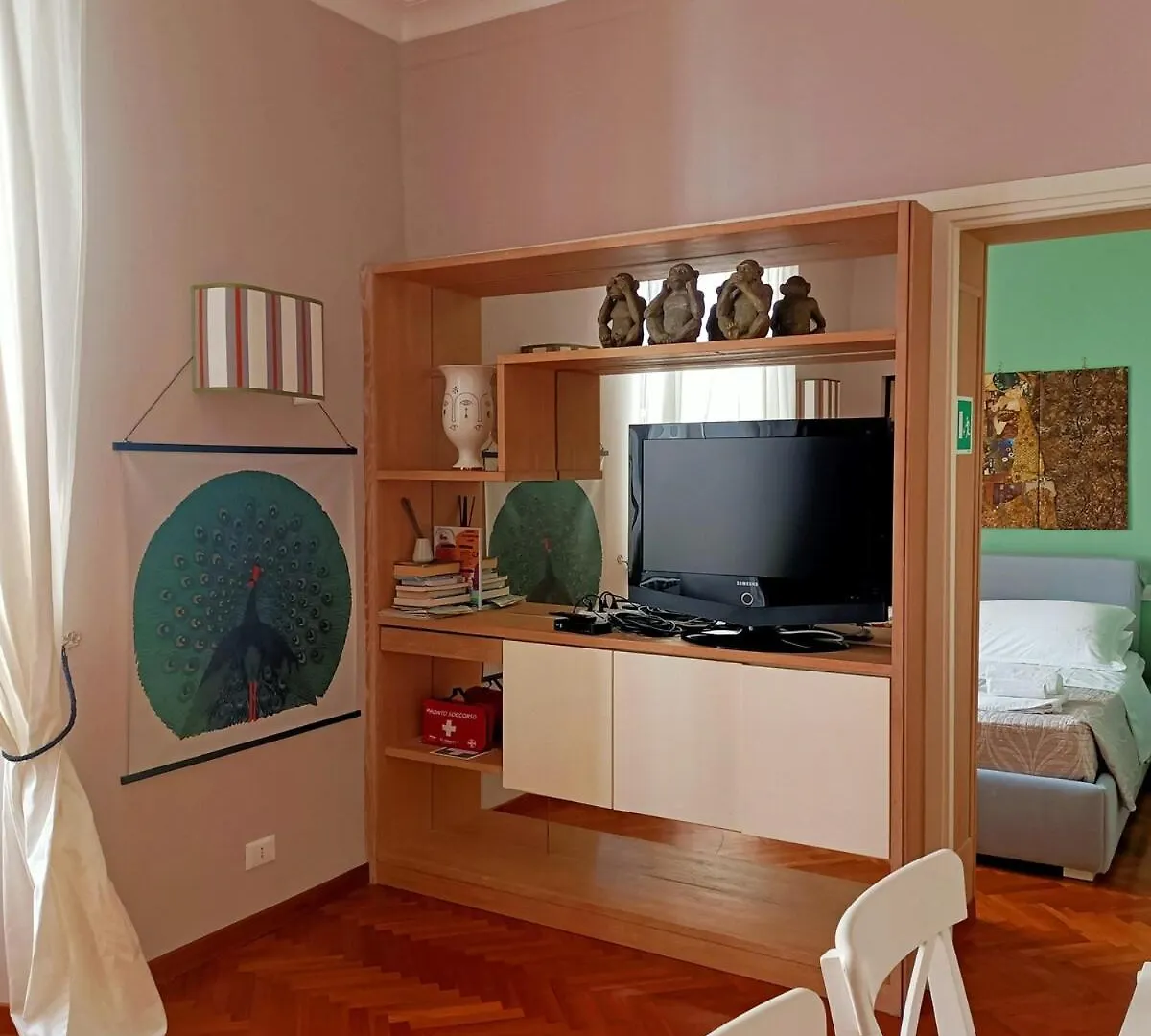 Colosseo Exclusive Elegant Apartment Rome Italy